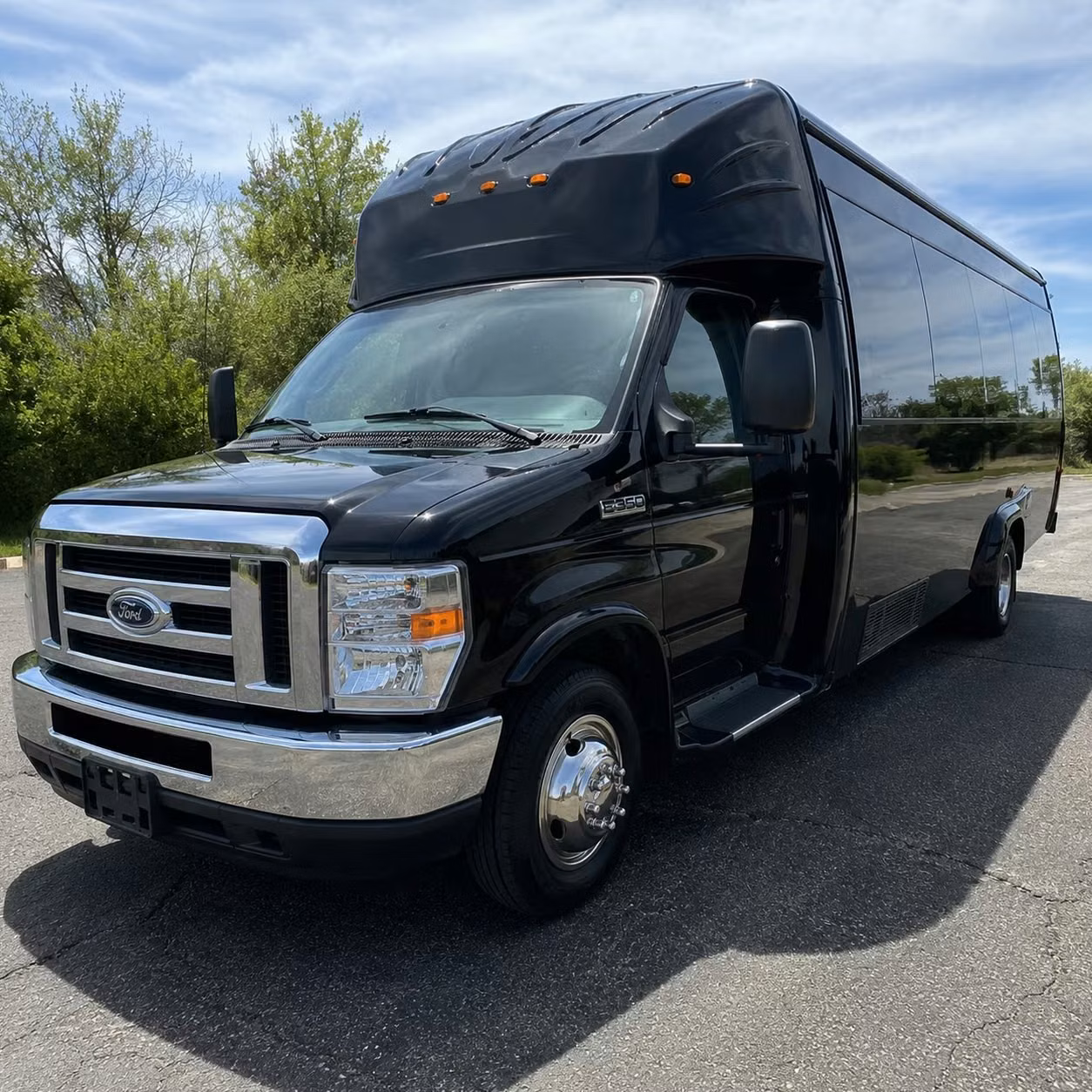 coachbusroundrock com lets you compare prom limo buses and party buses side by side in round rock